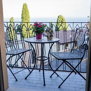 Tyche Apartaments&rooms , Taormina Italië