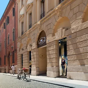 Oriana Homel , Verona Italië